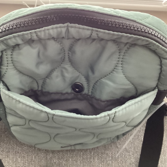 Danskin Women Blake Quilted Crossbody Bag 23 H x 20 L x 6 W cm, Green - Picture 6 of 10